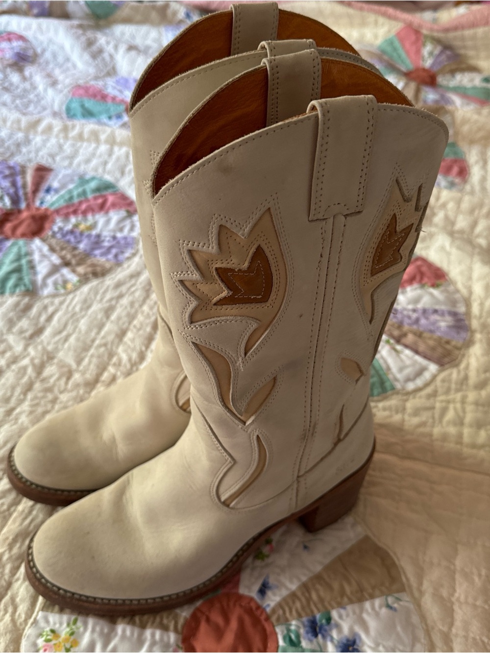 Frye vintage Sabrina campus floral inlay boots